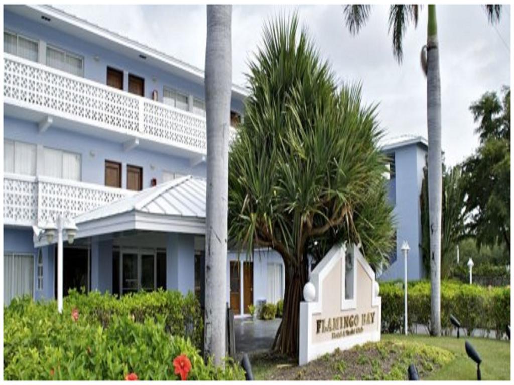 Flamingo Bay Hotel & Marina Freeport Ngoại thất bức ảnh