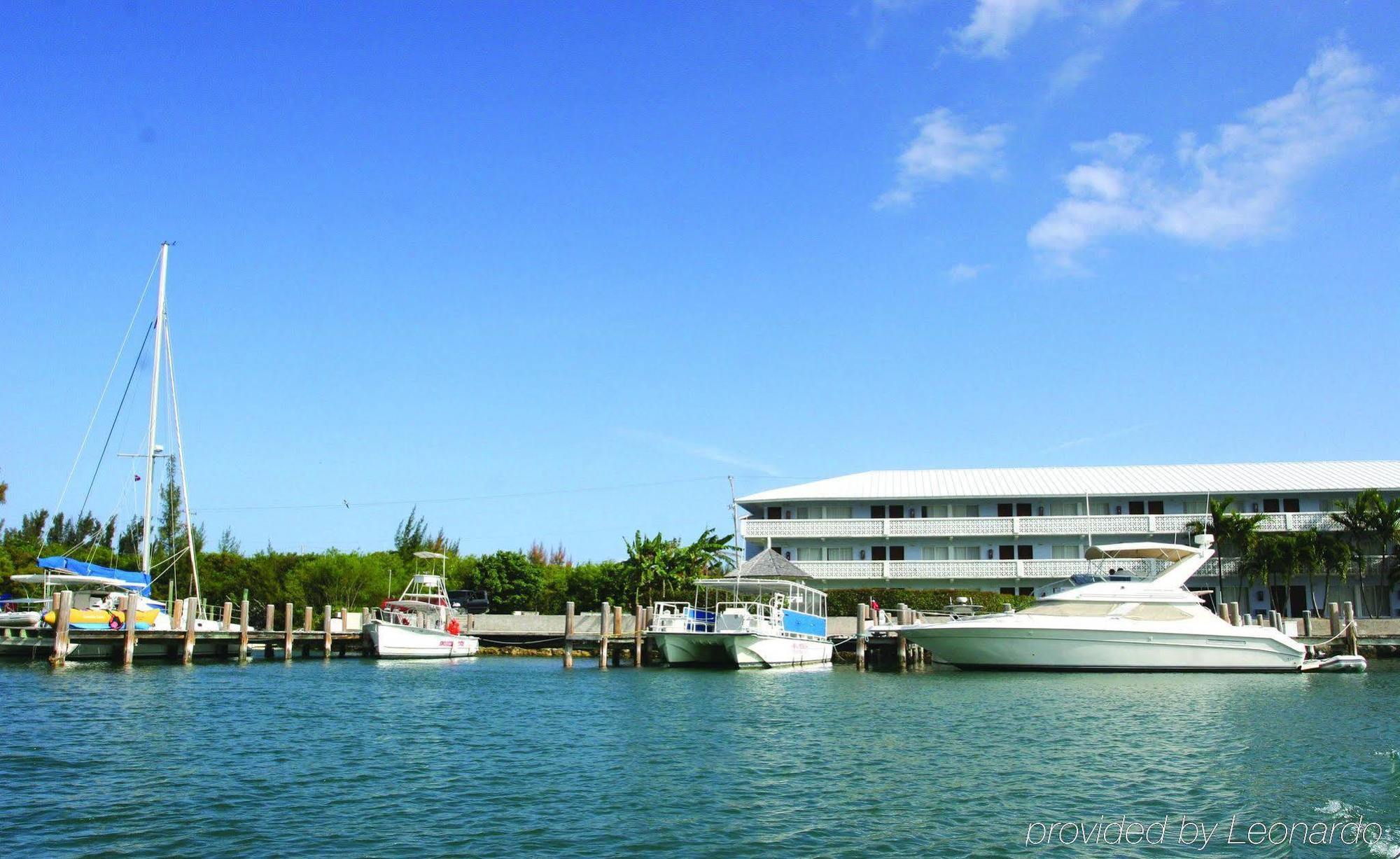 Flamingo Bay Hotel & Marina Freeport Ngoại thất bức ảnh