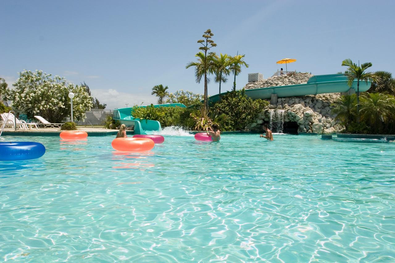 Flamingo Bay Hotel & Marina Freeport Ngoại thất bức ảnh